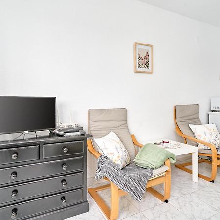 Comfortable Studio Apt Nerja Bagian luar foto