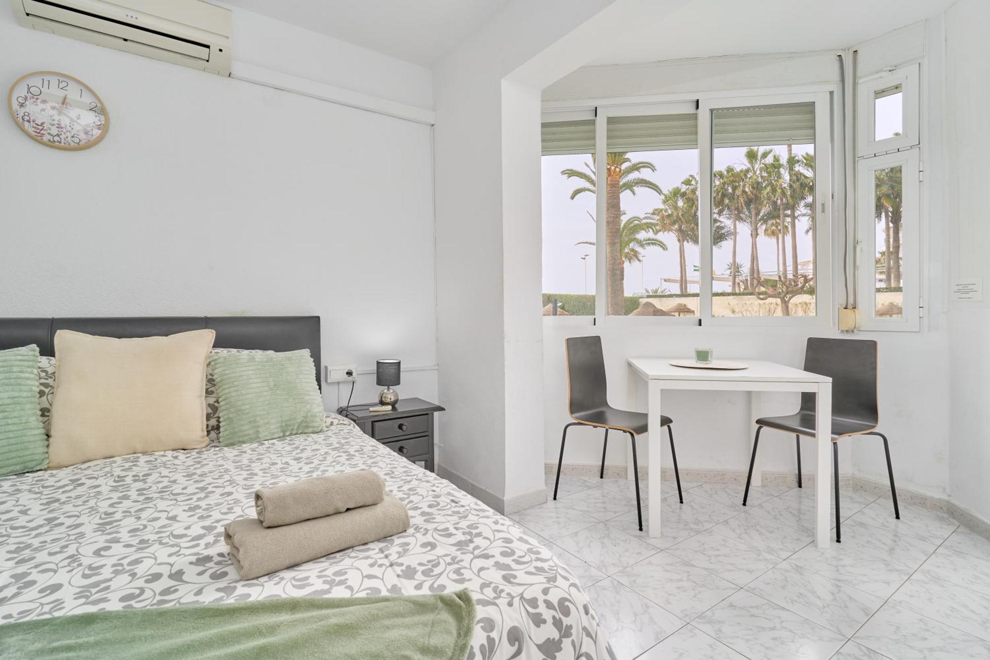 Comfortable Studio Apt Nerja Bagian luar foto